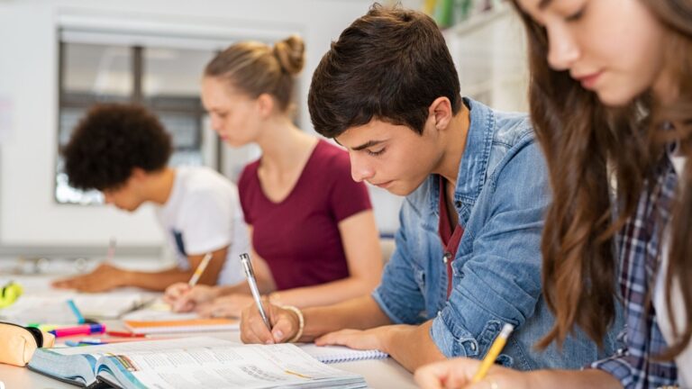 Güneşli Sınav Koleji Fen Lisesi